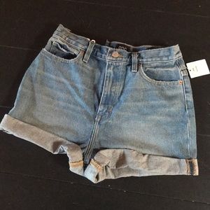 NEW WITH TAGS: UO Mom jean shorts